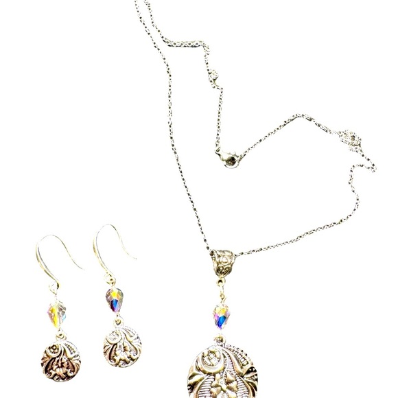 Earrings & necklace:  Silver disk with etched floral design, Swarovski accents - Picture 4 of 7